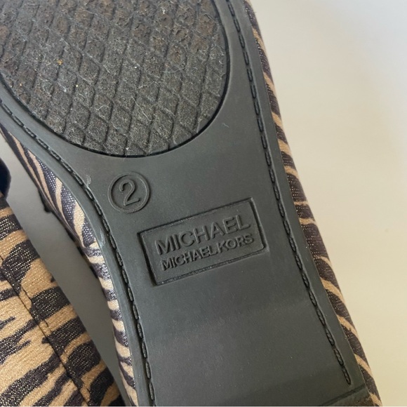 Michael Kors Zoey Zebra Print Loafers Kids Size 2 - Picture 9 of 14